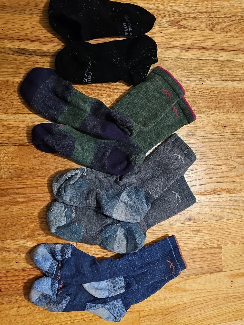 Darn Tough Women's Medium Socks x4